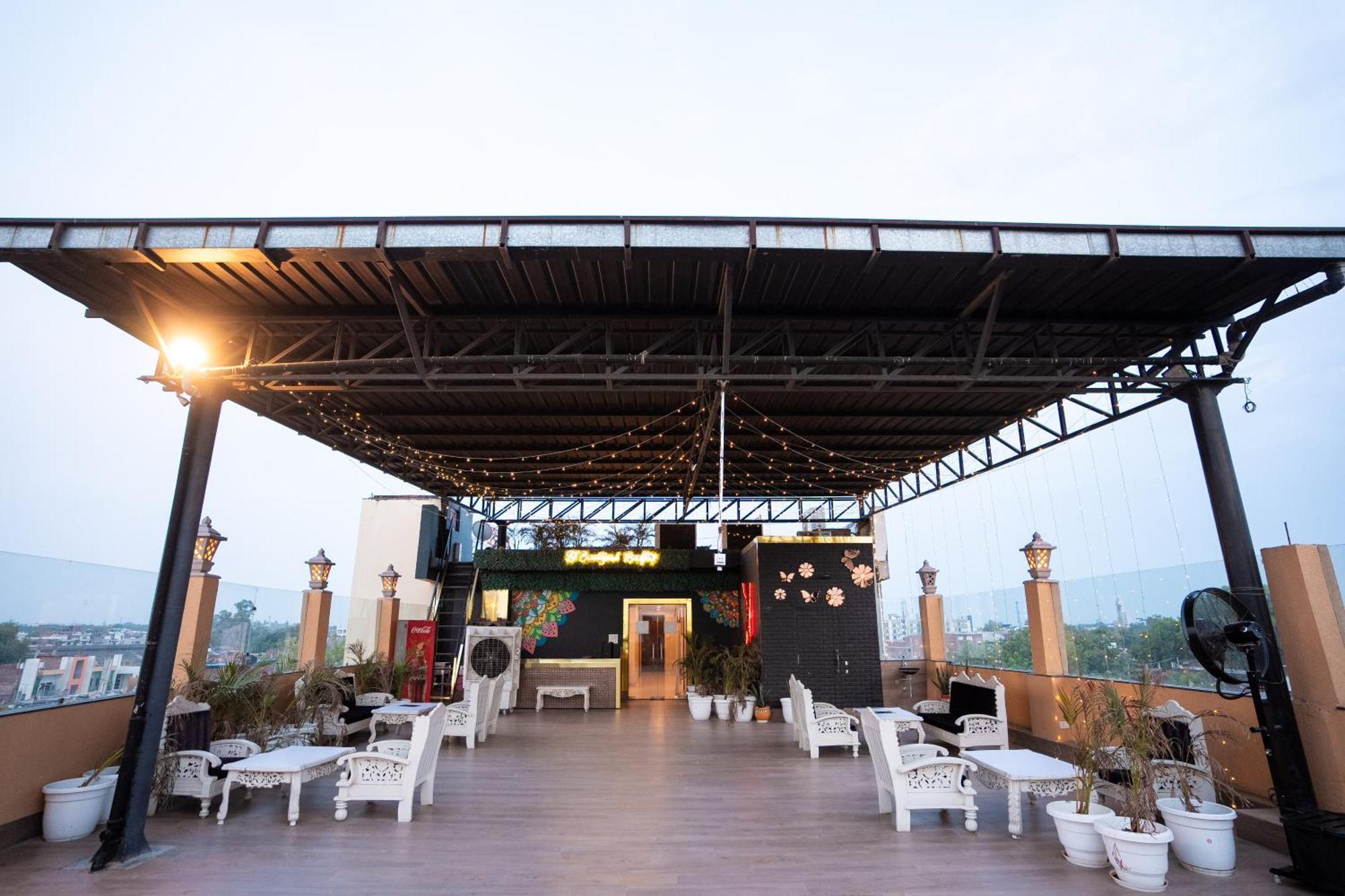 Hotel Radiance Courtyard Varanasi Dış mekan fotoğraf